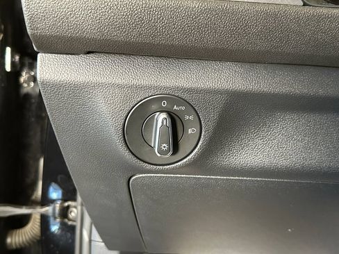 Used 2023 Volkswagen Jetta SE FWD image 18