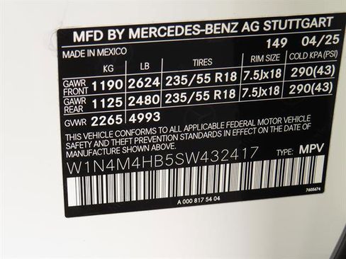 Used 2025 Mercedes-Benz GLB 250 4MATIC image 7