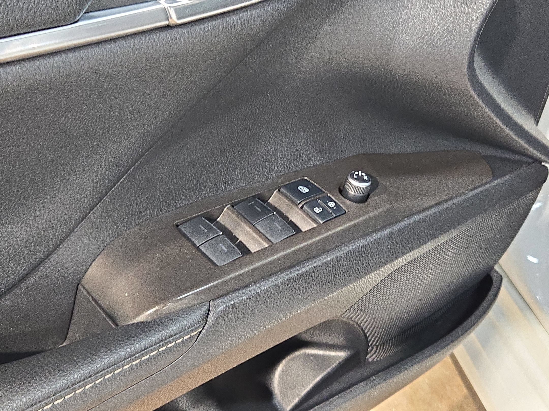 Used 2021 Toyota Camry XSE FWD image 21