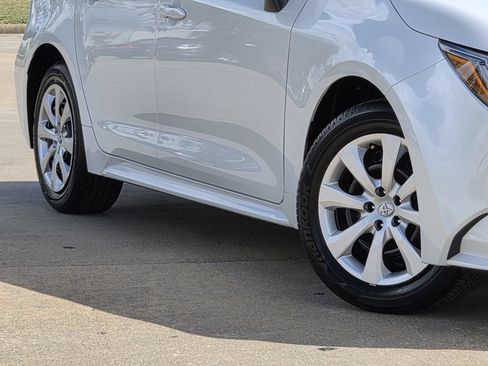 Used 2026 Toyota Corolla LE FWD image 11