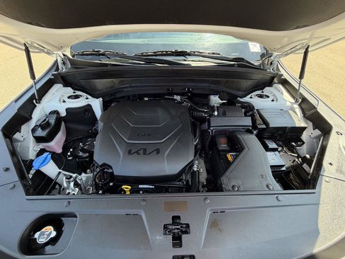 Used 2025 Kia Telluride S image 23