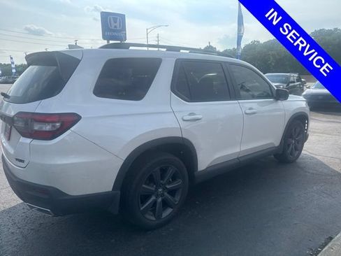 Used 2023 Honda Pilot Sport image 6