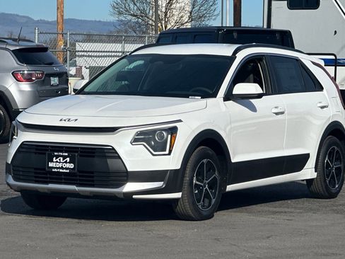 New 2026 Kia Niro LX FWD image 9