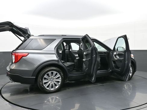 Used 2022 Ford Explorer Limited w/ Limited Technology Package image 54