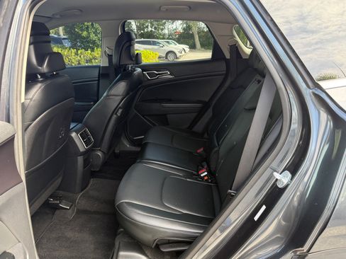 Used 2023 Kia Sportage EX FWD image 17