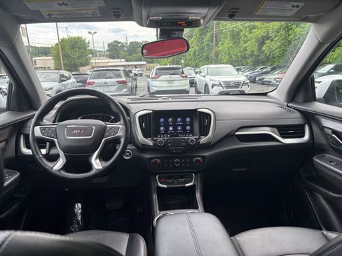 Used 2024 GMC Terrain SLT AWD/4WD image 29