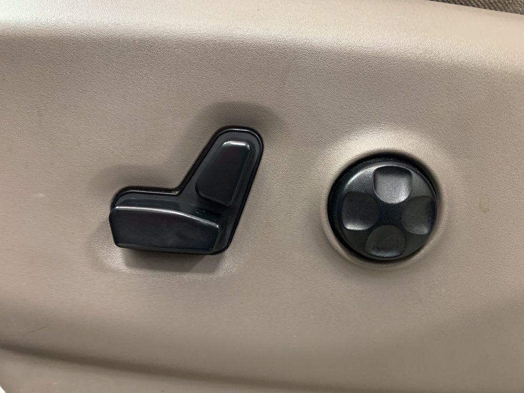 Used 2019 Chrysler Pacifica Touring-L Plus FWD image 18