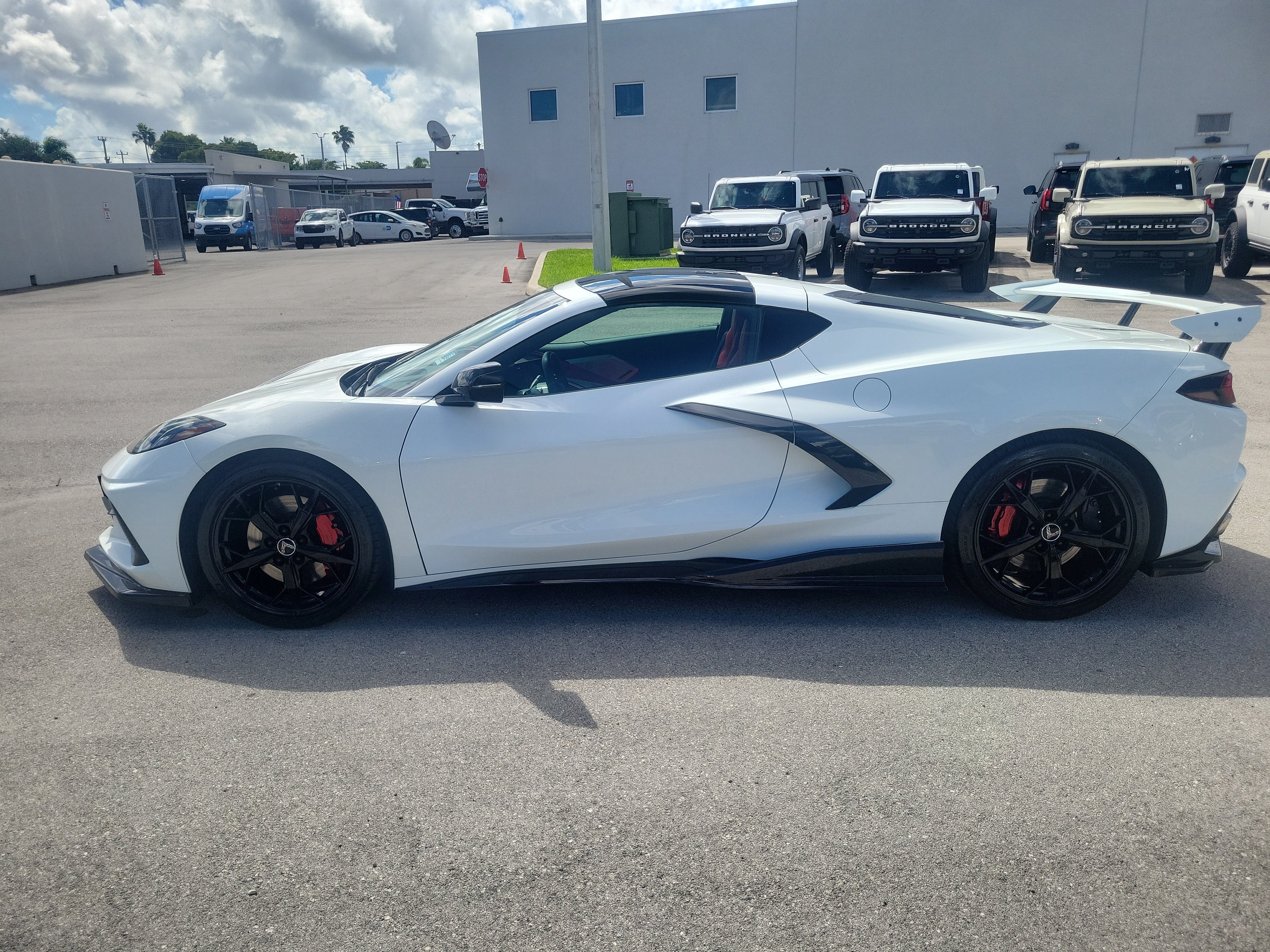 Used 2022 Chevrolet Corvette Stingray Preferred Cpe w/ Z51 Performance Package RWD image 8