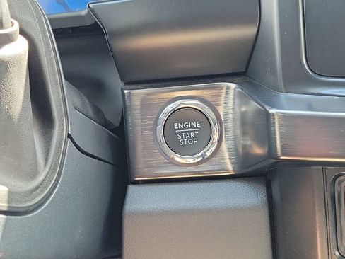 Certified 2025 Ford F250 Lariat w/ Chrome Package AWD/4WD image 33
