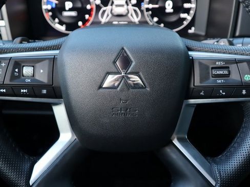 Used 2024 Mitsubishi Outlander SE Black Edition image 35