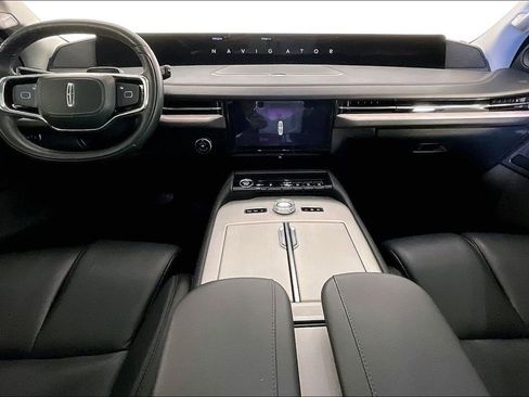 Used 2025 Lincoln Navigator Reserve AWD/4WD image 20