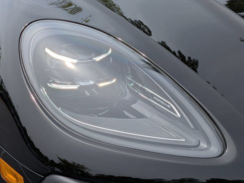 Certified 2026 Porsche Macan S AWD/4WD image 33