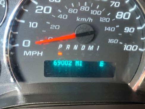 Used 2021 Chevrolet Express 2500 w/ Driver Convenience Package image 16