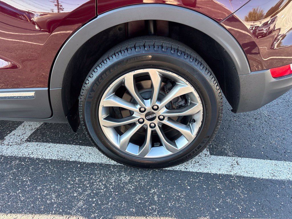 Used 2019 Lincoln MKC Select w/ Select Plus Package FWD image 12