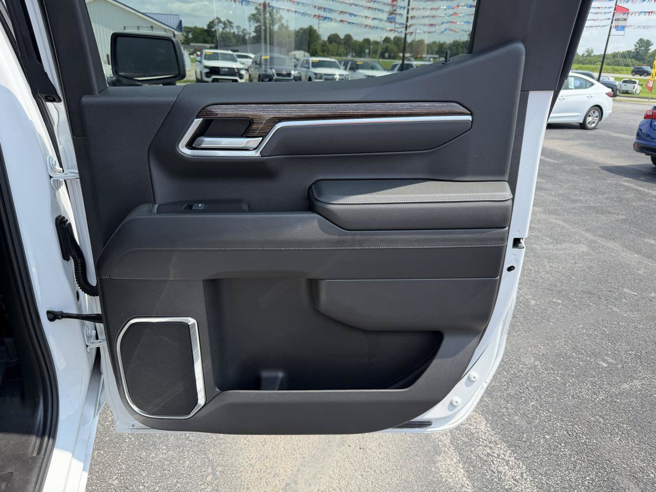 Used 2024 GMC Sierra 1500 Elevation w/ X31 Off-Road Package AWD/4WD image 19
