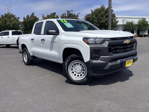 Used 2026 Chevrolet Colorado W/T w/ Advanced Trailering Package RWD image 2