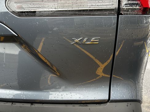 Used 2025 Toyota Corolla Cross XLE FWD image 33