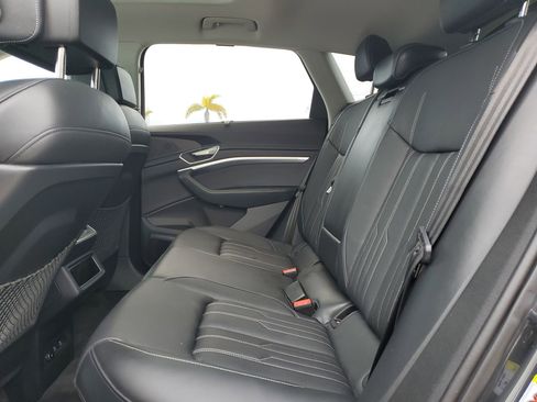 Used 2024 Audi Q8 e-tron Prestige w/ Prestige Package image 11