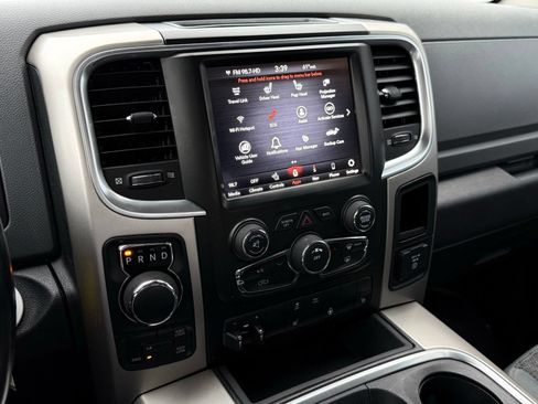 Used 2018 RAM 1500 SLT AWD/4WD image 36