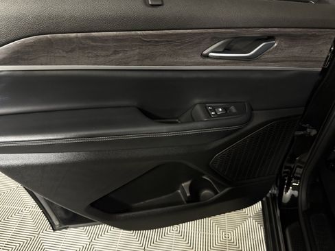 Certified 2024 Jeep Grand Cherokee L Limited w/ Luxury Tech Group II image 27