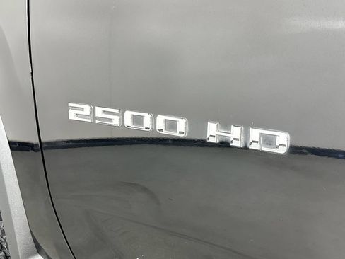 Used 2021 Chevrolet Silverado 2500 Custom w/ Custom Value Package AWD/4WD image 5