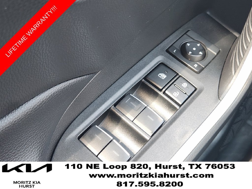Used 2025 Toyota RAV4 XLE AWD/4WD image 27