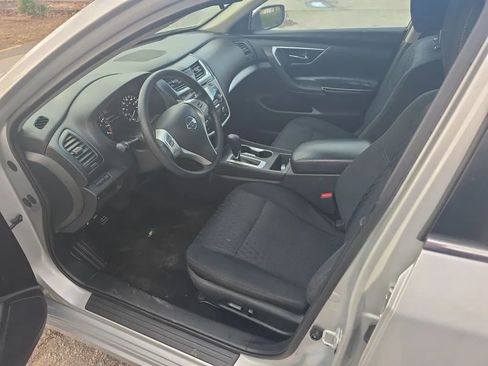 Used 2018 Nissan Altima 2.5 S w/ S Convenience Package FWD image 2