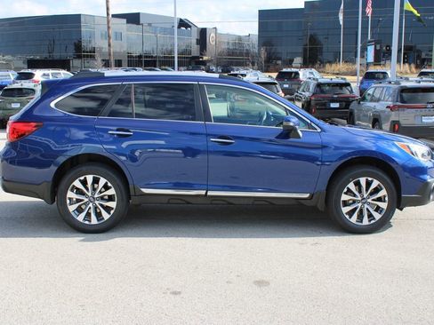 Used 2017 Subaru Outback 3.6R Touring w/ Popular Package #5A image 4