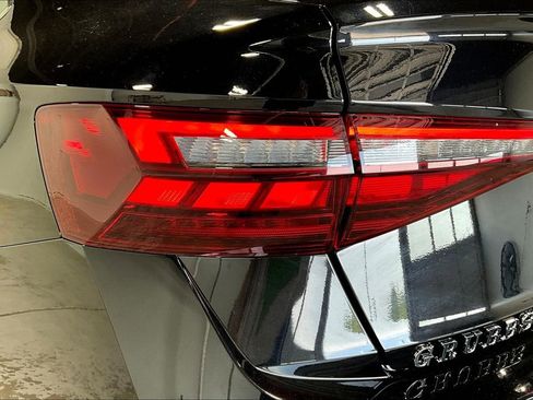 Used 2025 Volkswagen Jetta SE image 38