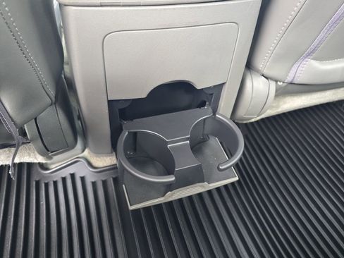 Used 2014 Nissan Frontier SL RWD image 26