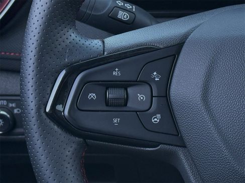 Used 2025 Chevrolet TrailBlazer RS w/ Driver Confidence Package image 14