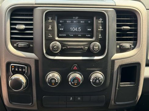 Used 2015 RAM 1500 Express RWD image 23