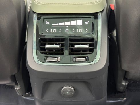 Used 2022 Volvo XC90 T8 R-Design w/ Advanced Package image 38