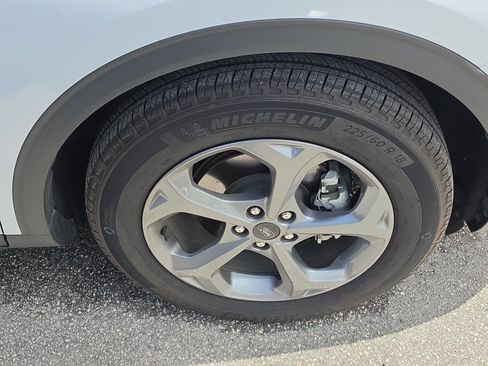 Used 2025 Ford Escape ST-Line w/ Equipment Group 301A FWD image 8