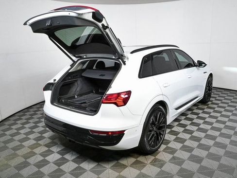Used 2024 Audi Q8 e-tron Premium Plus AWD/4WD image 27