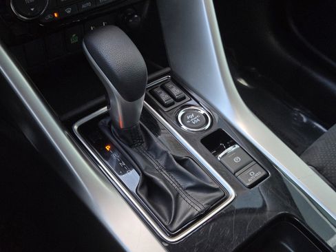 Used 2024 Mitsubishi Eclipse Cross SE image 17