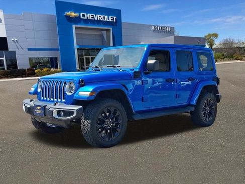 Used 2021 Jeep Wrangler Unlimited Sahara w/ Cold Weather Group AWD/4WD image 29