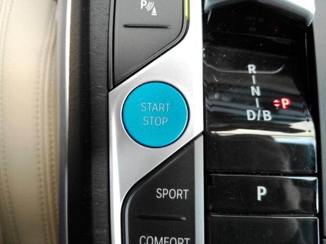 Used 2023 BMW i4 eDrive40 w/ Premium Package RWD image 51