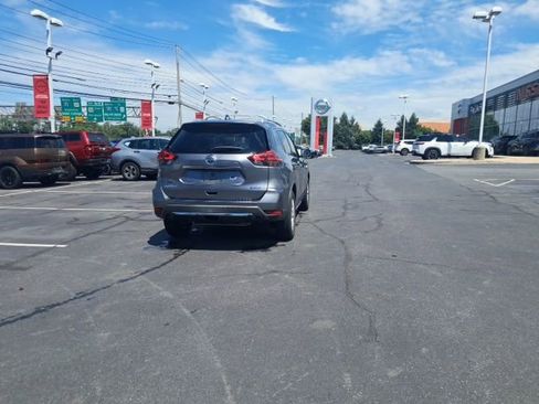 Used 2018 Nissan Rogue SV w/ Premium Package AWD/4WD image 7