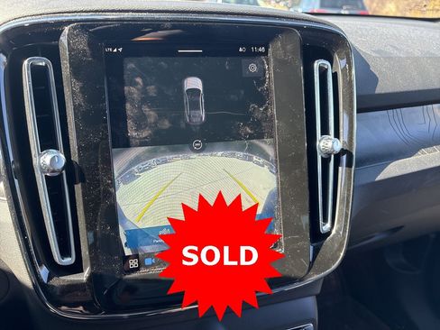 Certified 2023 Volvo C40 P8 Recharge Ultimate w/ Protection Package Premier image 21