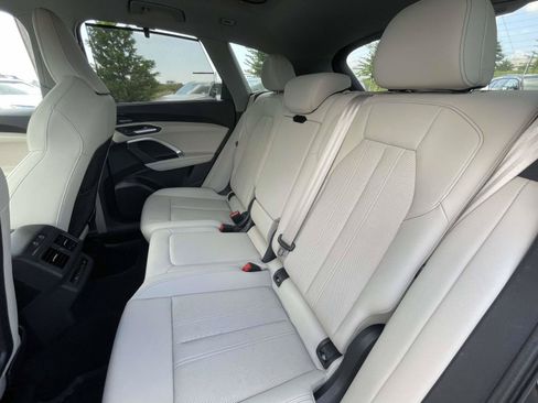 Certified 2025 Audi Q5 Prestige AWD/4WD image 13