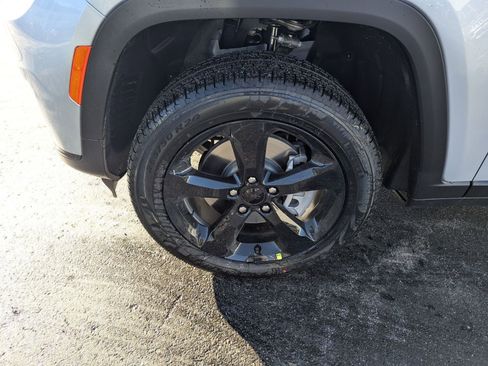 New 2025 Jeep Grand Cherokee L Limited w/ Black Appearance Package image 26