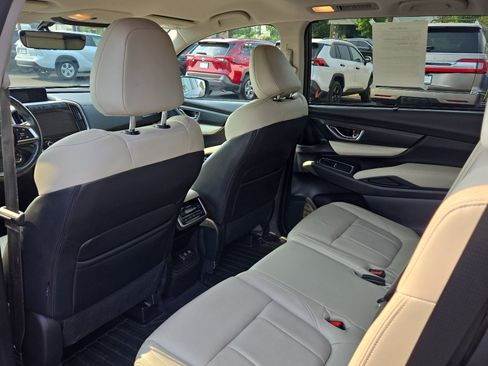Used 2022 Subaru Ascent Limited AWD/4WD image 14