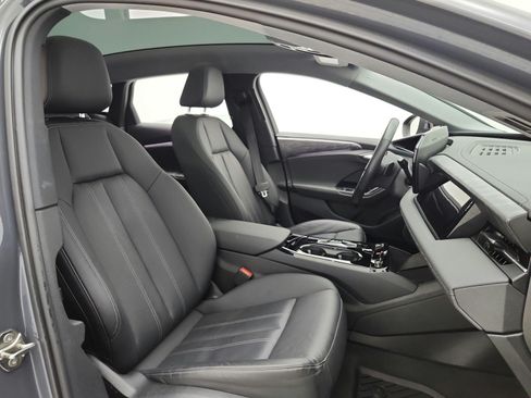 Used 2025 Audi A6 e-tron Premium w/ Convenience Package RWD image 20