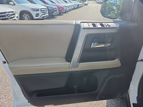 Used 2015 Toyota 4Runner SR5 RWD image 14
