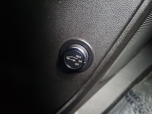 Used 2020 Chevrolet Blazer LT image 21