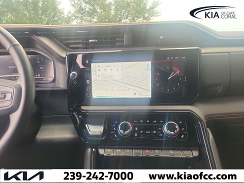 Used 2025 GMC Sierra 1500 AT4 w/ AT4 Premium Package AWD/4WD image 18