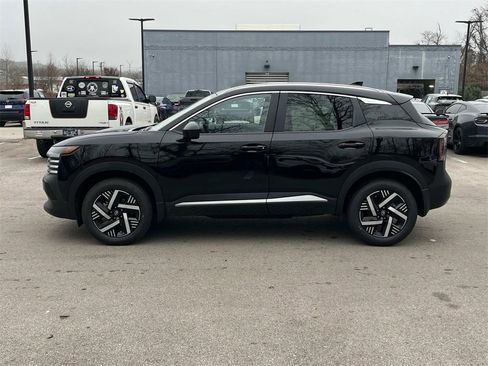 New 2026 Nissan Kicks SV image 8