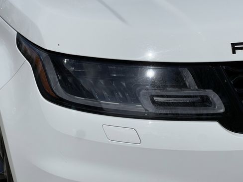 Used 2022 Land Rover Range Rover Sport HST image 11