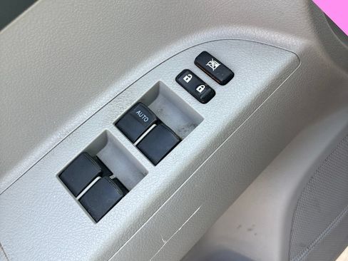 Used 2012 Toyota Highlander 4WD w/ Tech Pkg image 8